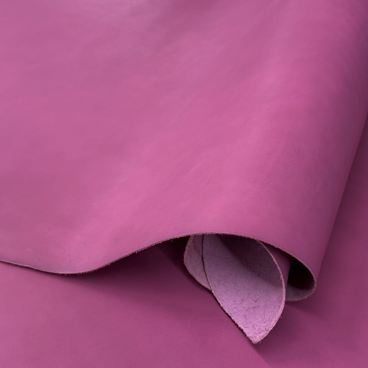 Fuchsia Vaqueta Veg Tan Leather