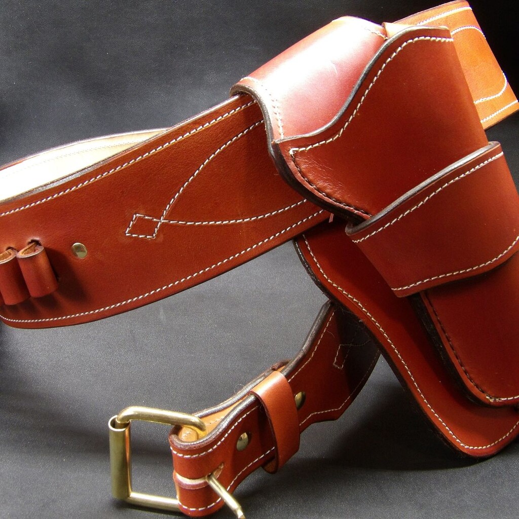 A holster made with MTL veg tan leather.