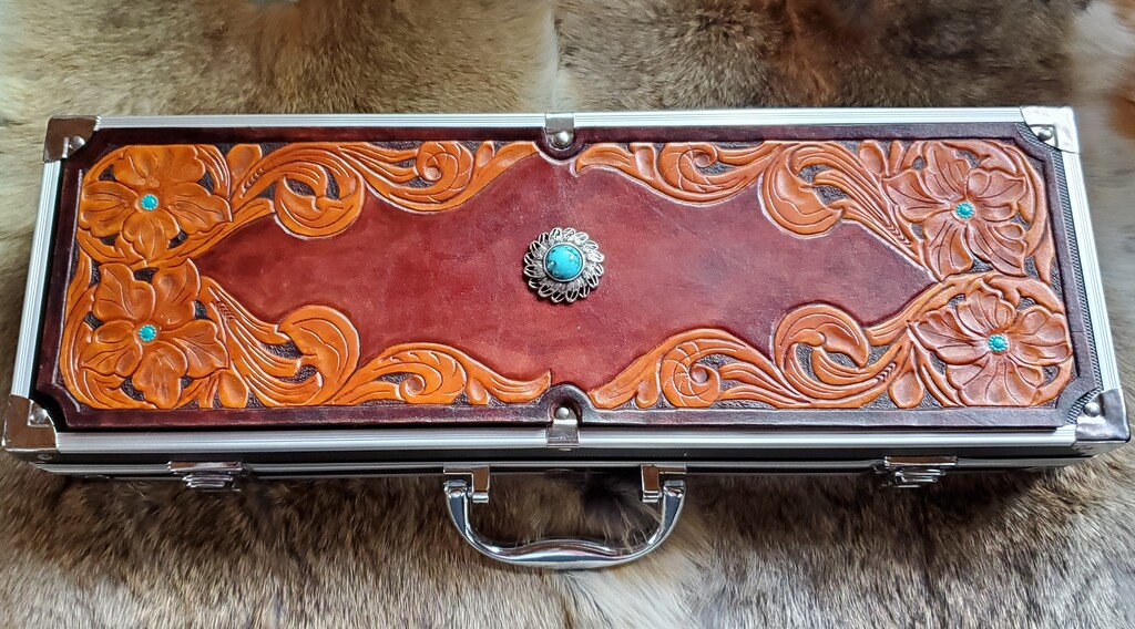 A leather case made with a leather exterior using Hermann Oak A/B branded leather.