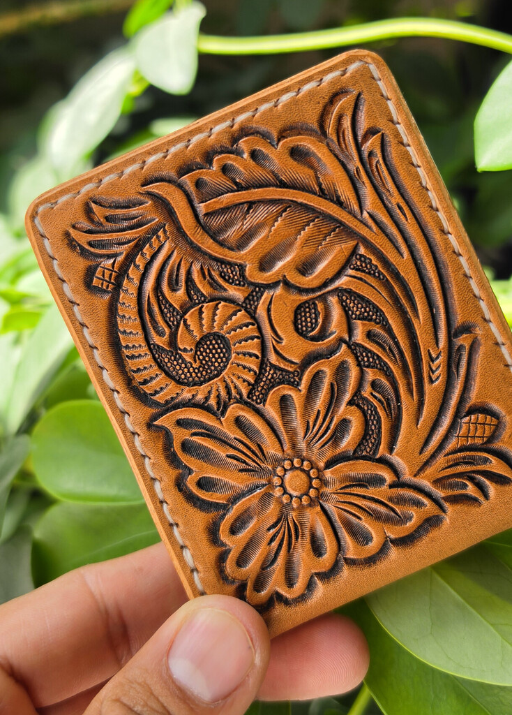 A wallet made from Hermann Oak leather.